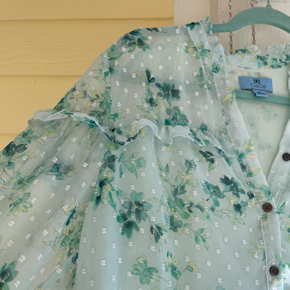 Gorgeous Cece floral blouse
